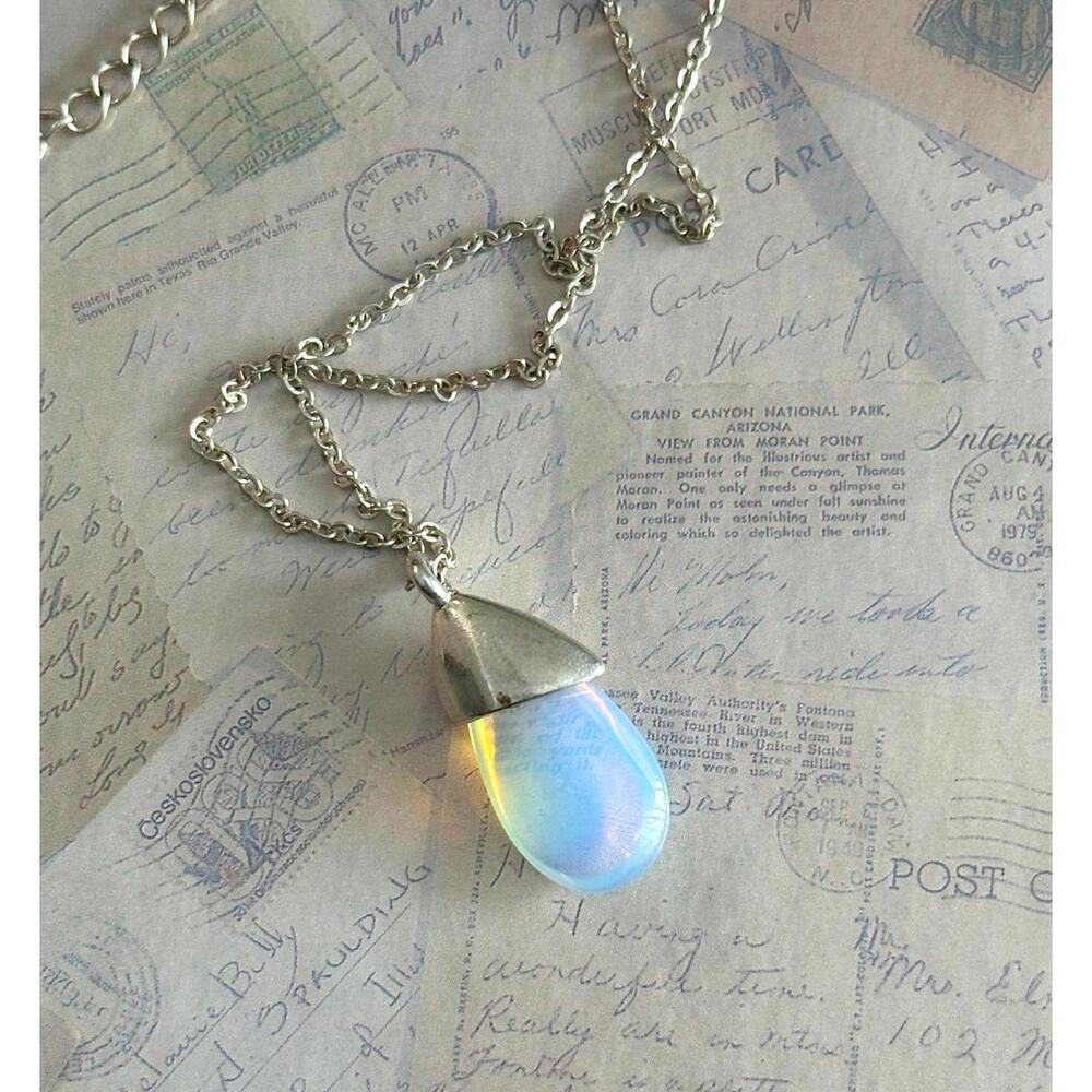 Vintage Opalescent Teardrop Pendant Necklace Silver Tone Minimalist Glow